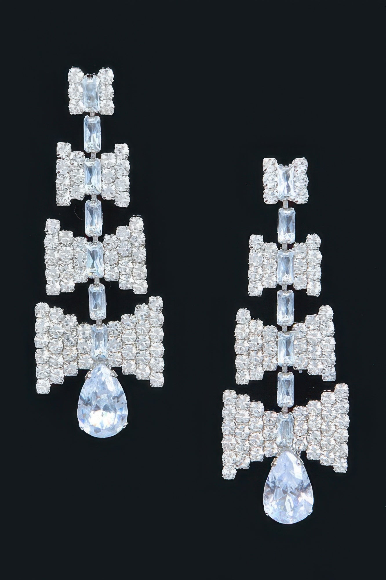 WOMEN'S EARRINGS Elegant Prêt-À-Porter New Collection LOS ANGELES BYMANYC ® New York