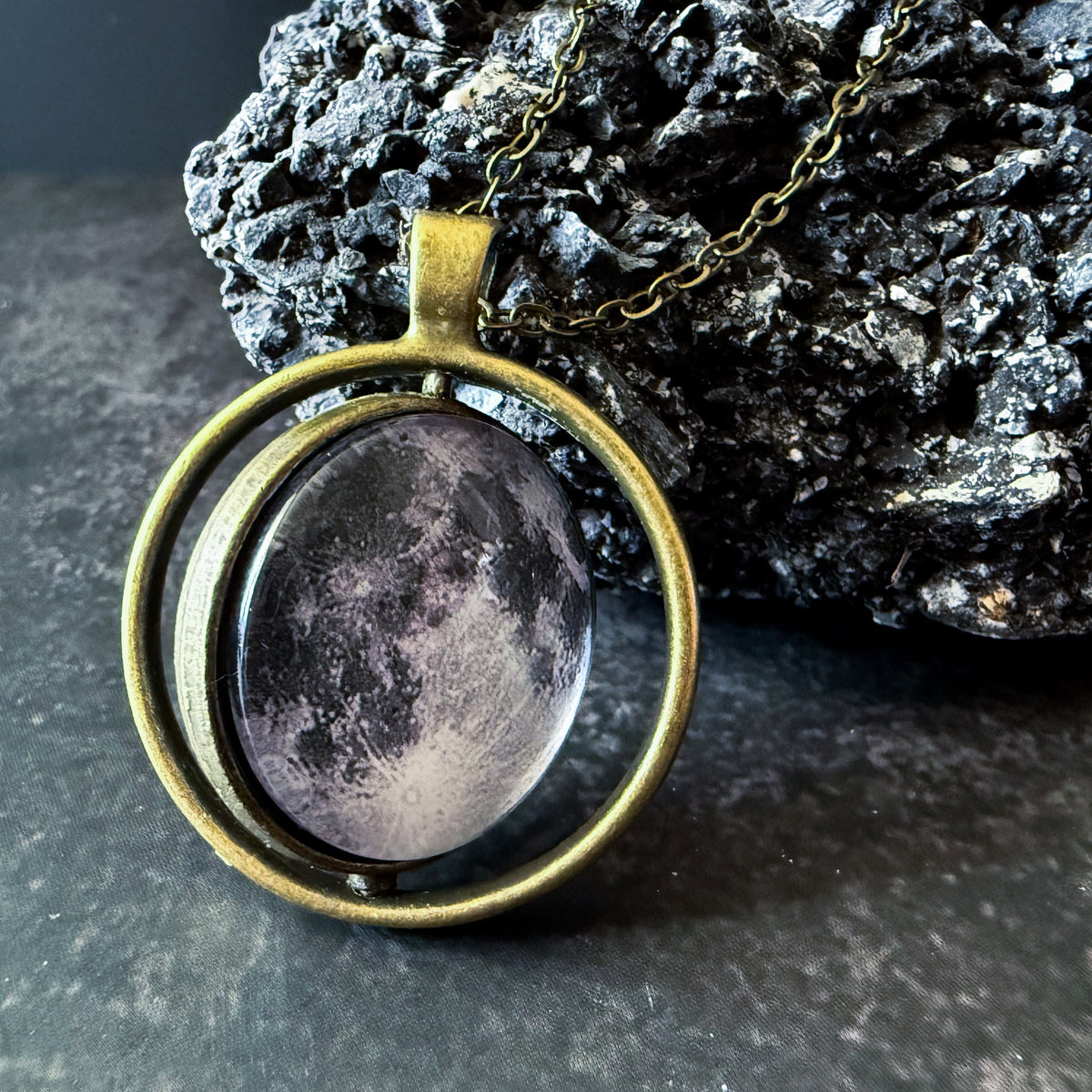 Turning Tides Fidget Necklace