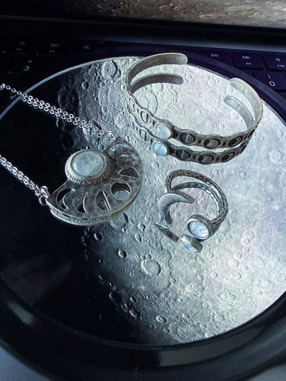 Moon Goddess Jewelry Set - Rainbow Moonstone