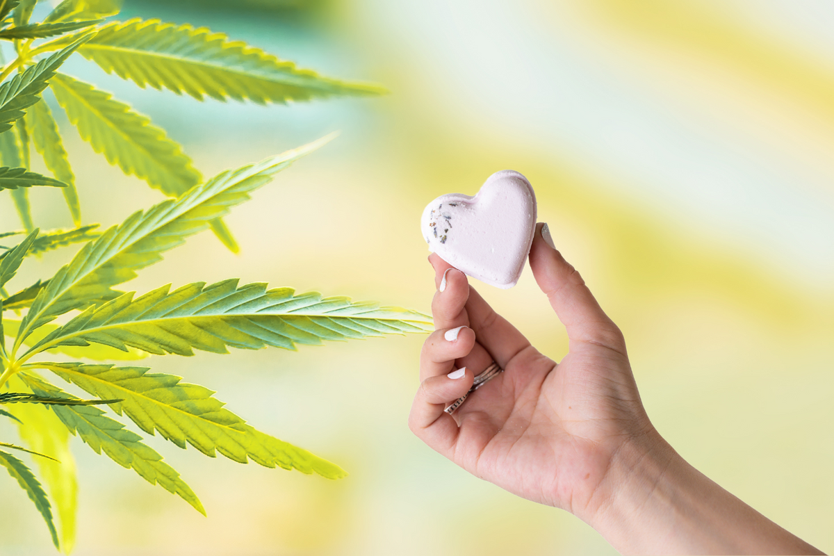 CBD Lavender Shower Steamers Gift Set – 5 Heart-Shaped