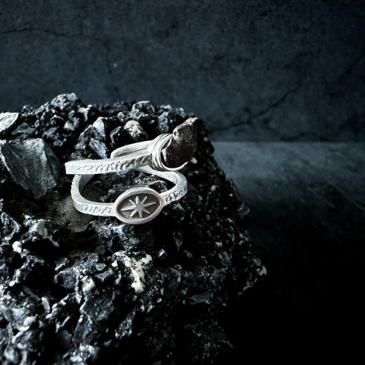 Supernova Starburst Ring With Authentic Meteorite