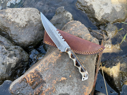 Handmade High Carbon Damascus Steel Hunting Knife/Leather Sheath, Serrated Back TK-032