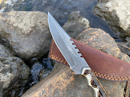 Handmade High Carbon Damascus Steel Hunting Knife/Leather Sheath, Serrated Back TK-032