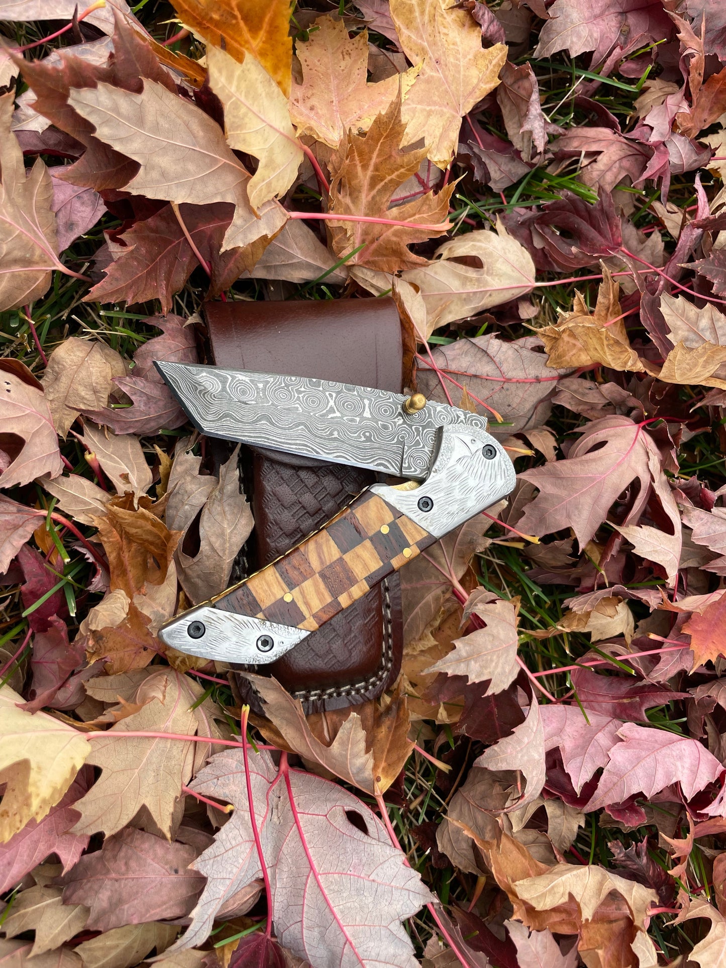 Damascus Steel Eagle Engraved Checkered Pocket Knife TF-086
