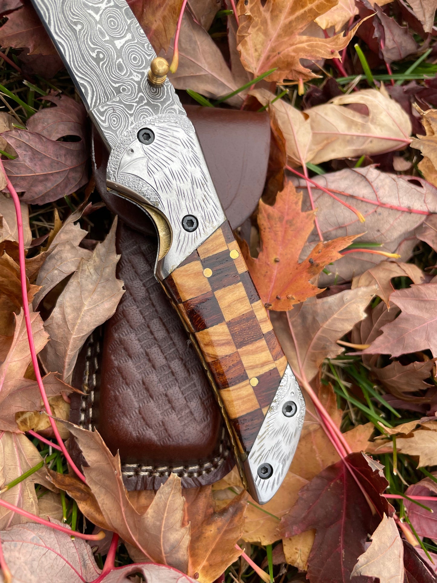 Damascus Steel Eagle Engraved Checkered Pocket Knife TF-086
