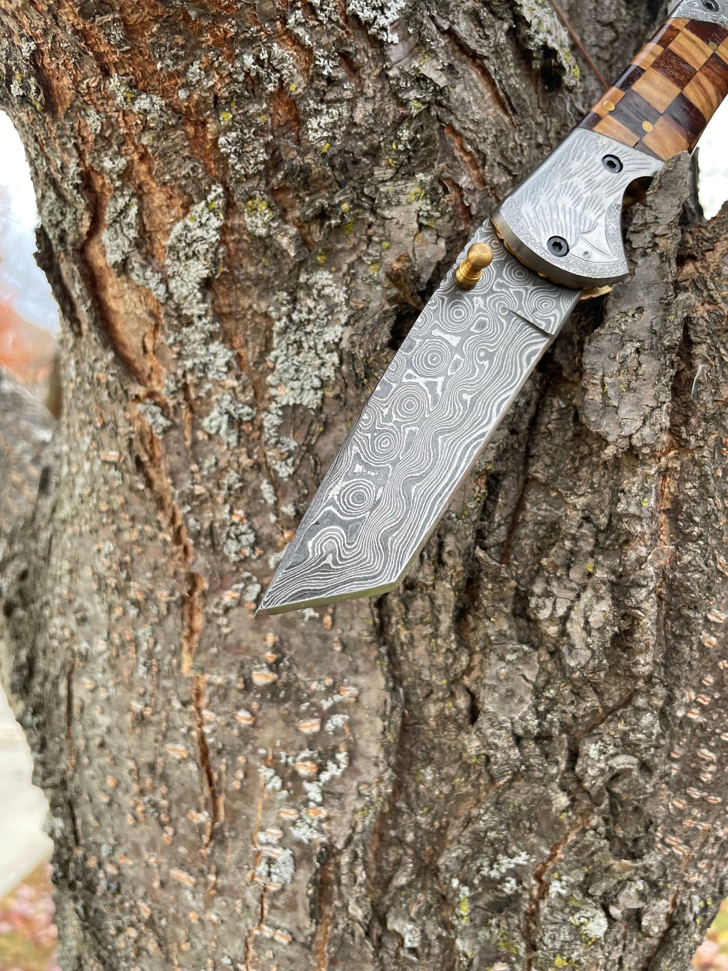 Damascus Steel Eagle Engraved Checkered Pocket Knife TF-086