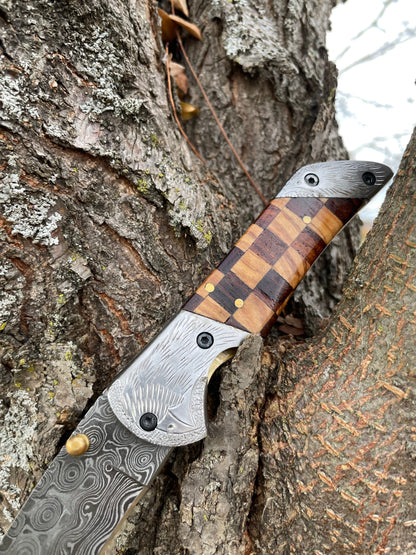 Damascus Steel Eagle Engraved Checkered Pocket Knife TF-086