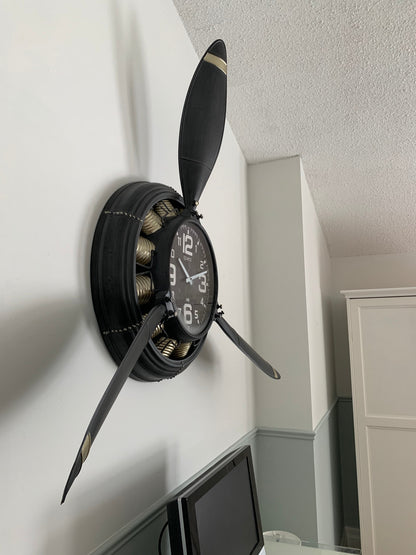 Metal Airplane Propeller Wall Décor Clock