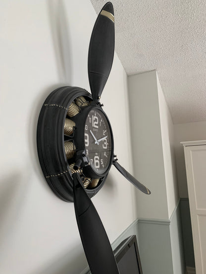 Metal Airplane Propeller Wall Décor Clock