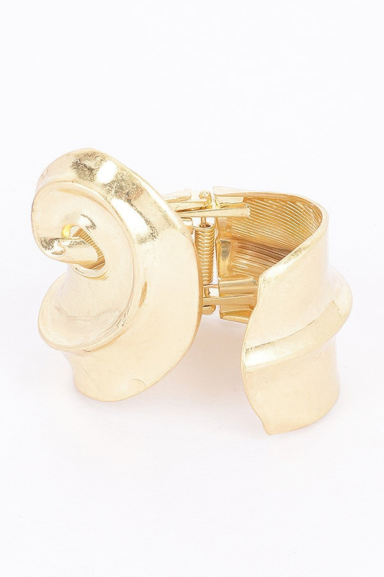 SOHO Sophisticated Alloy Casting Spring Hinge Bracelet: NYFW BYMANYC ® New York