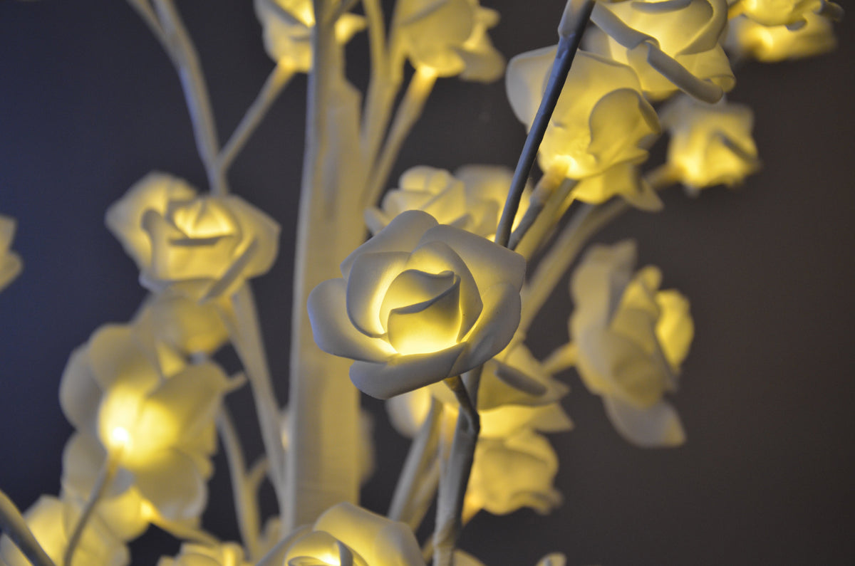 Pre-Lit  White Rose Lighted Tree