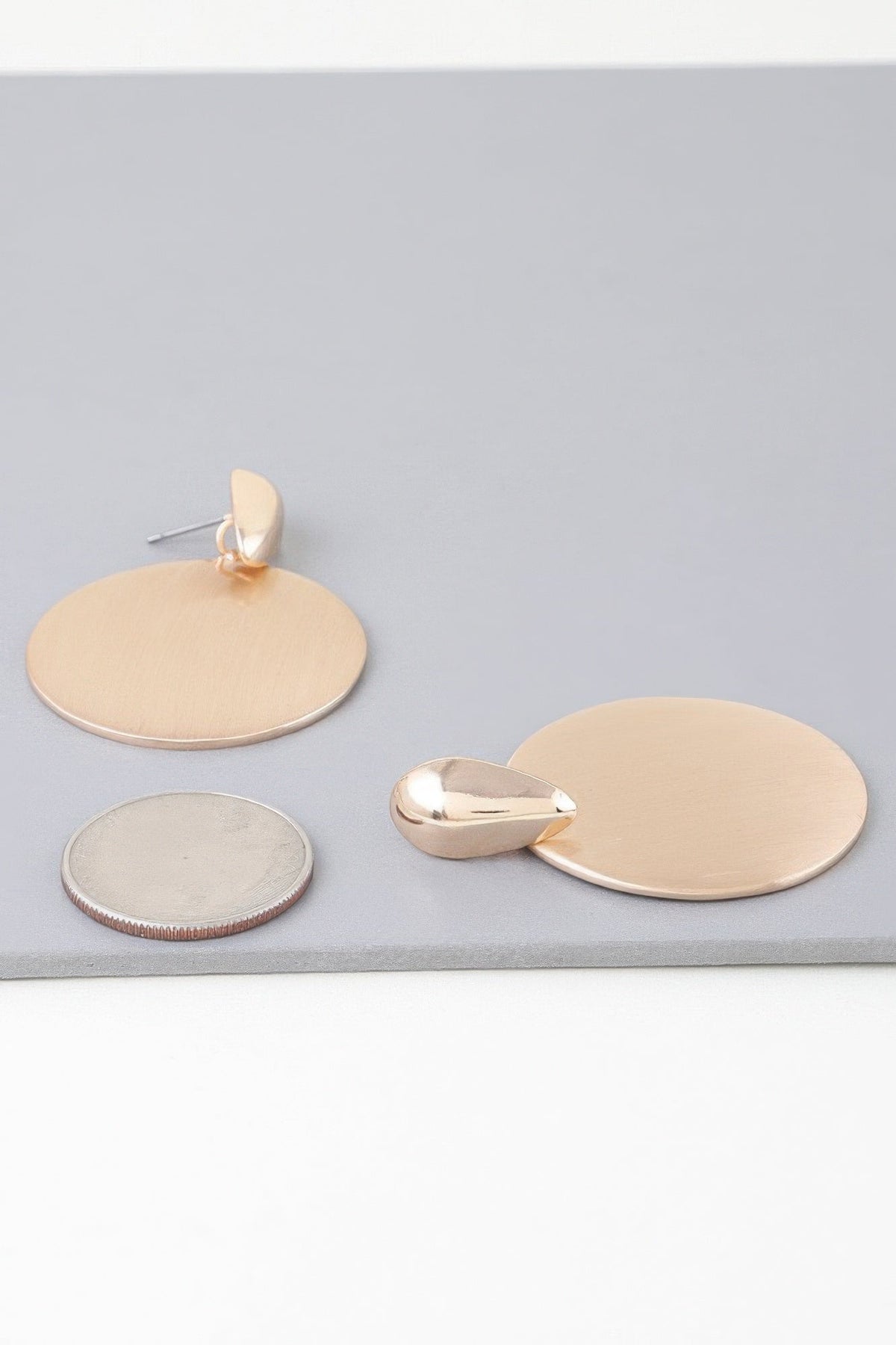 Women's Modern Sleek Disc Drop Earrings Prêt-À-Porter BYMANYC ® New York - New Collection