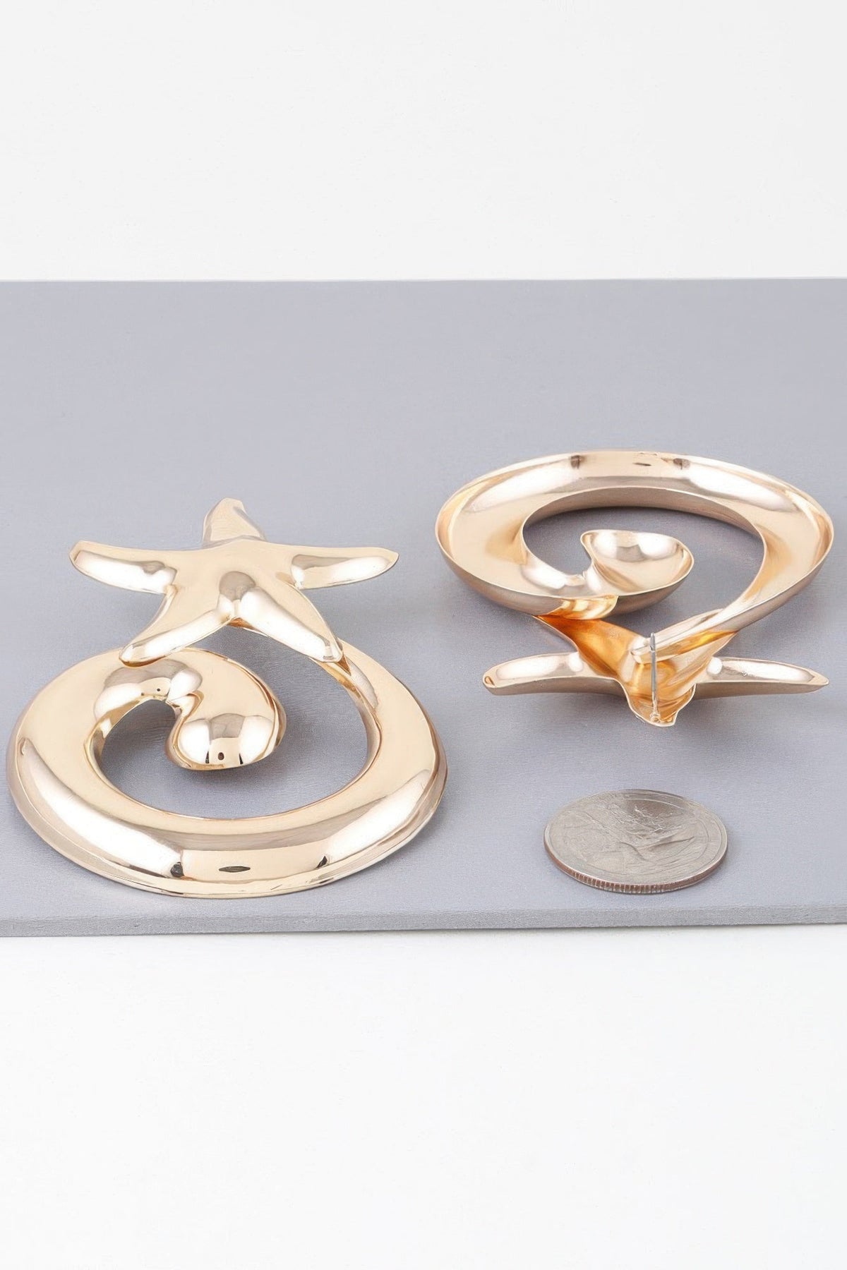 Women's Abstract Shiny Twisted Plate Dangle Earrings Prêt-À-Porter BYMANYC ® New York - New Collection