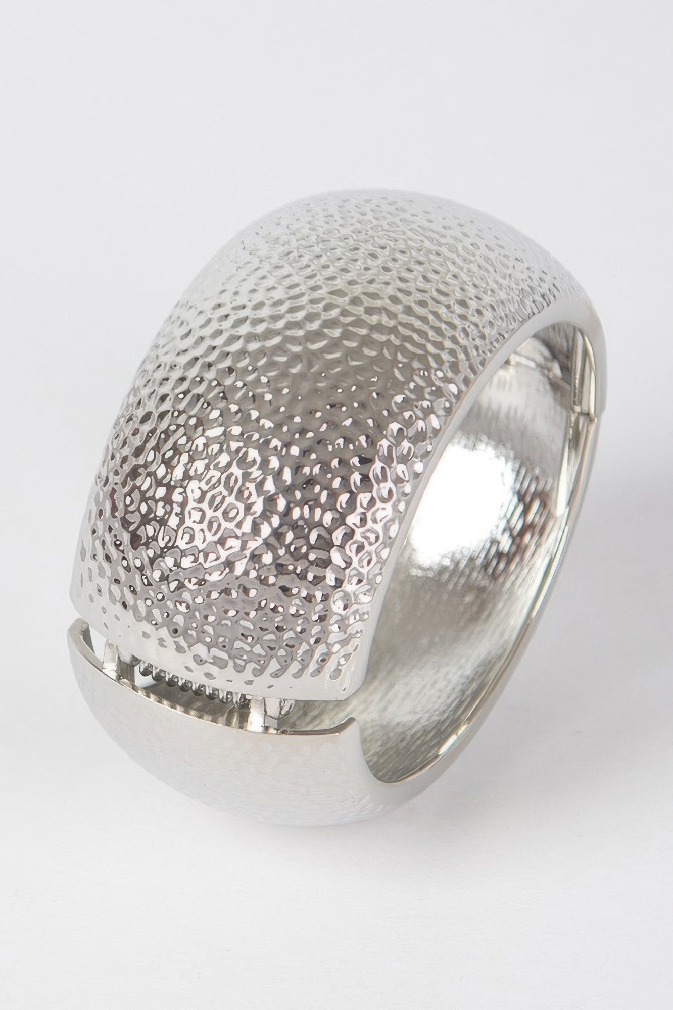WOMEN'S BRACELETS Trending Prêt-À-Porter New Collection HERALD SQUARE BYMANYC ® New York