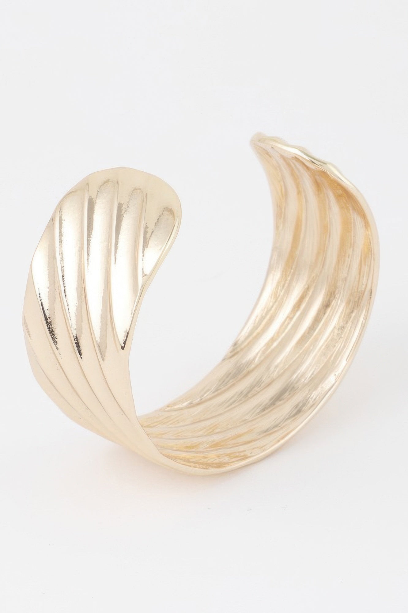 WOMEN'S BRACELETS Trending Prêt-À-Porter New Collection UPPER EAST SIDE BYMANYC ® New York