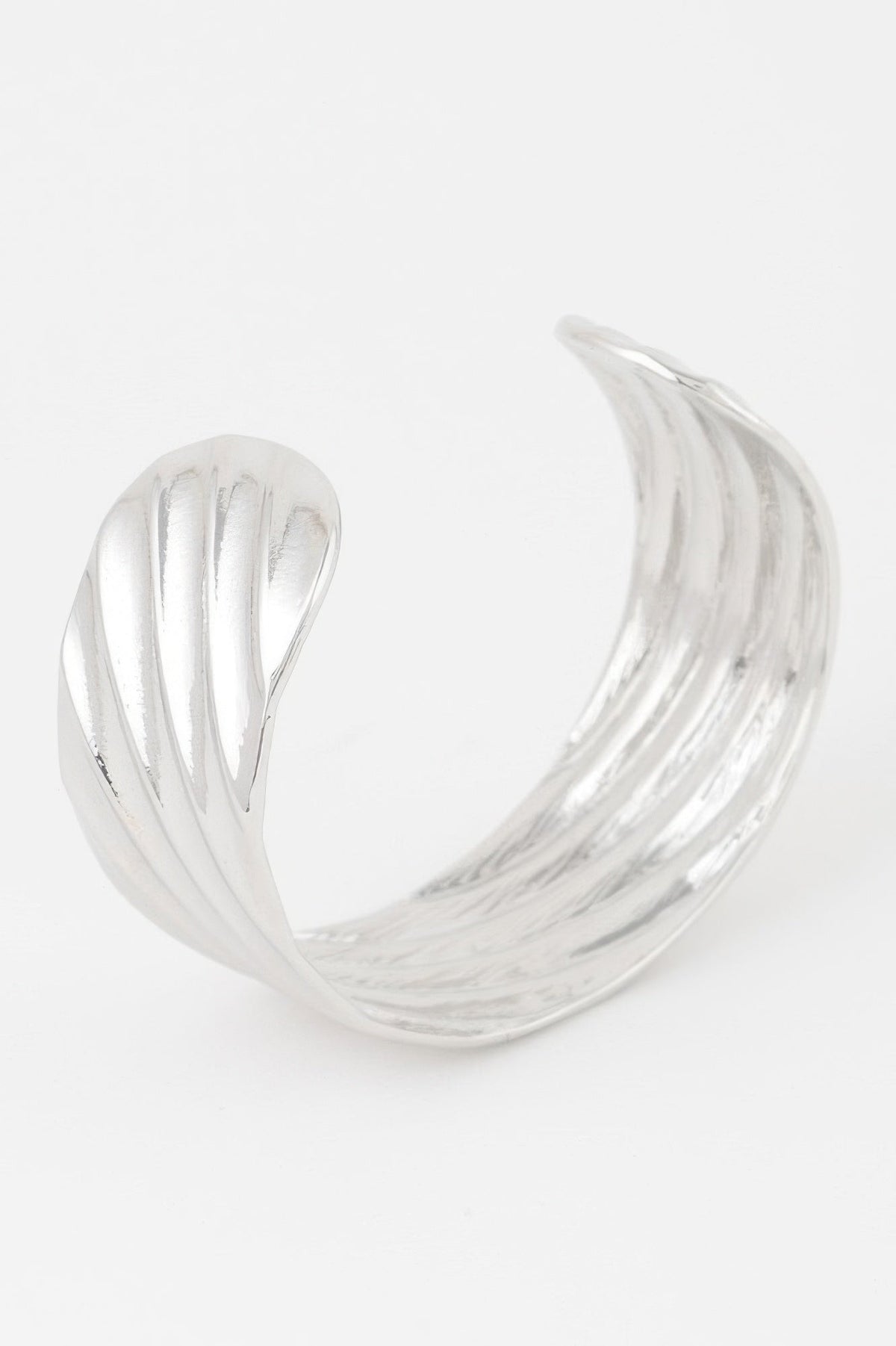 WOMEN'S BRACELETS Trending Prêt-À-Porter New Collection UPPER EAST SIDE BYMANYC ® New York
