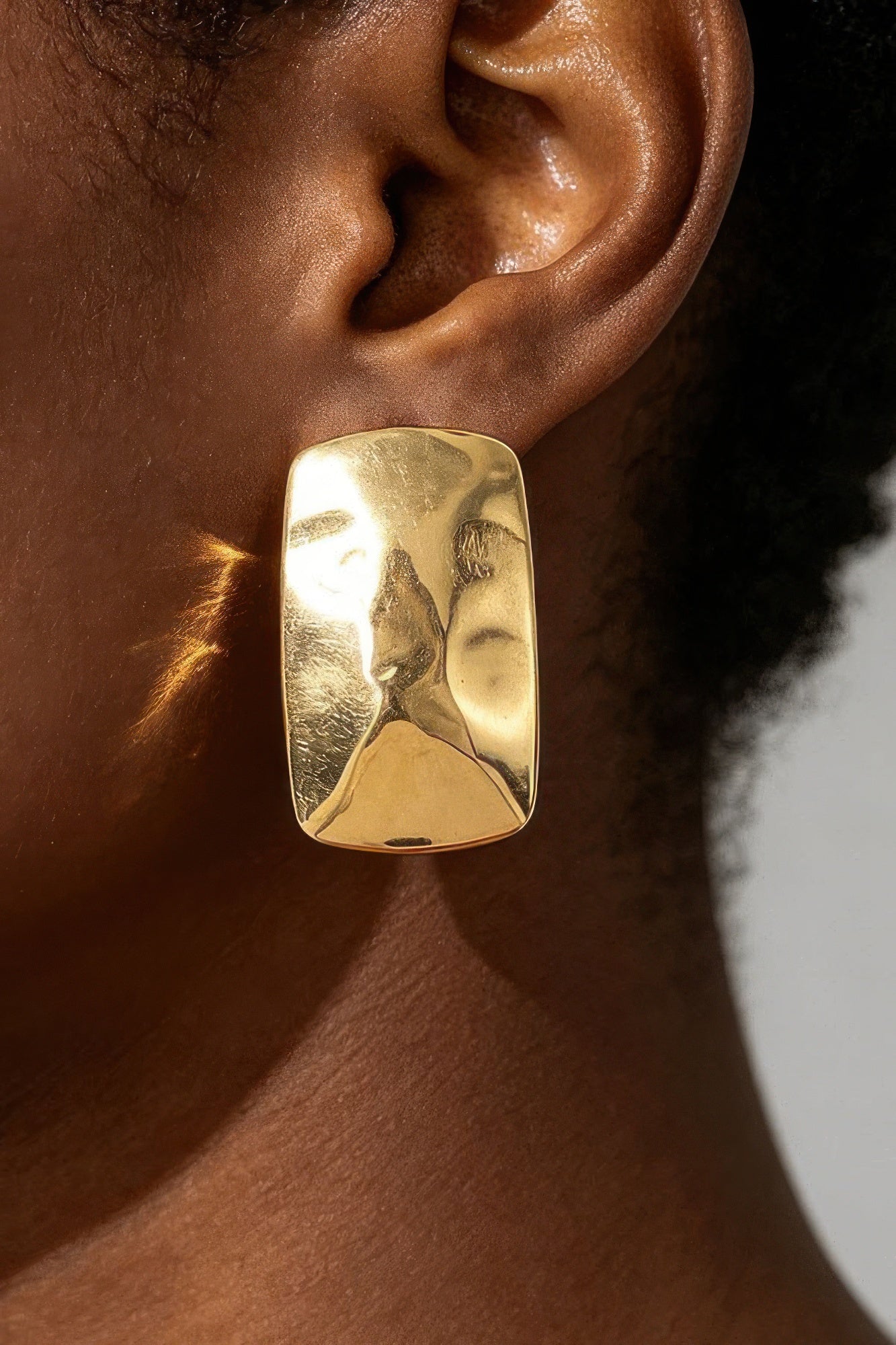 Women's Hammered Cubic Frame Stud Earrings BYMANYC ® New York CONTEMPORARY VIBRANT MODERN FASHION - New Collection