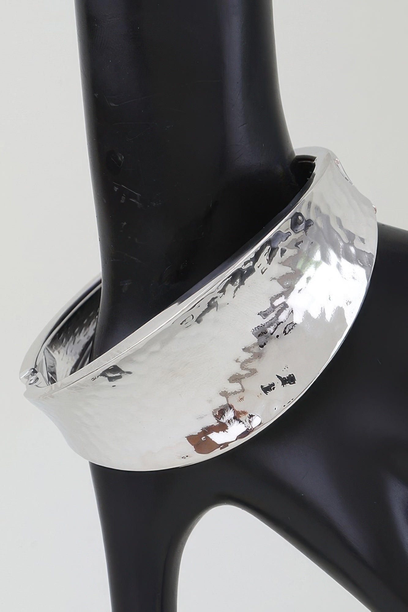Women's Cuff Bracelet Hammered Leaf Clasp BYMANYC ® New York BOTANICAL OPEN STATEMENT BANGLE - New Collection