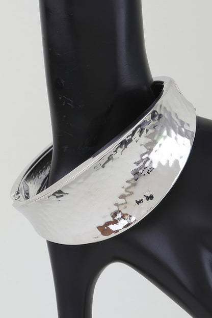 Women's Cuff Bracelet Hammered Leaf Clasp BYMANYC ® New York BOTANICAL OPEN STATEMENT BANGLE - New Collection