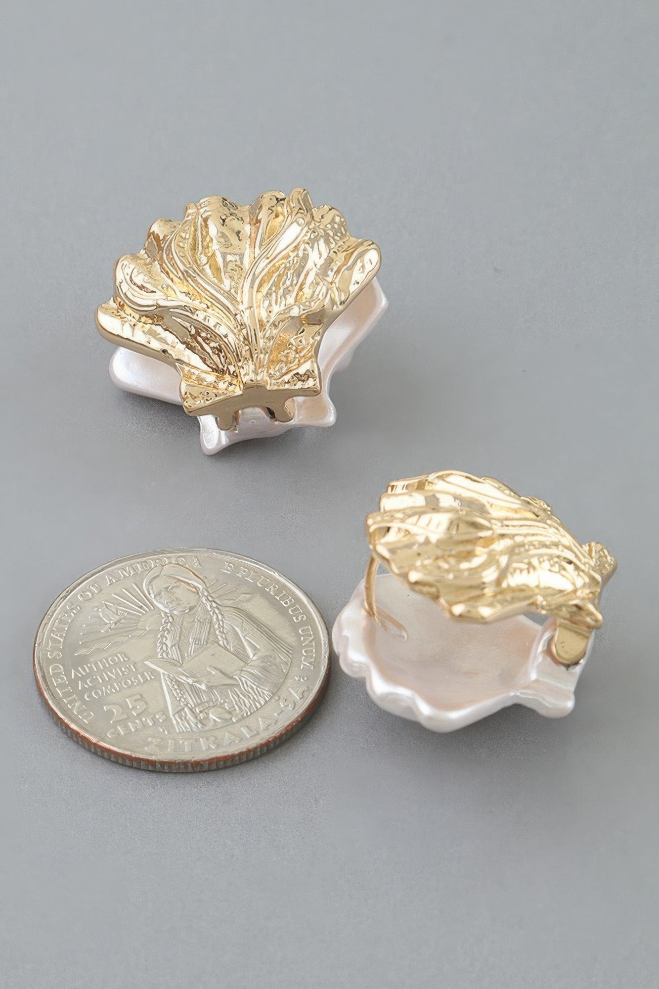 Women's Earrings Studs Clamshell BYMANYC ® New York HAMPTONS CLAMSHELL - New Collection