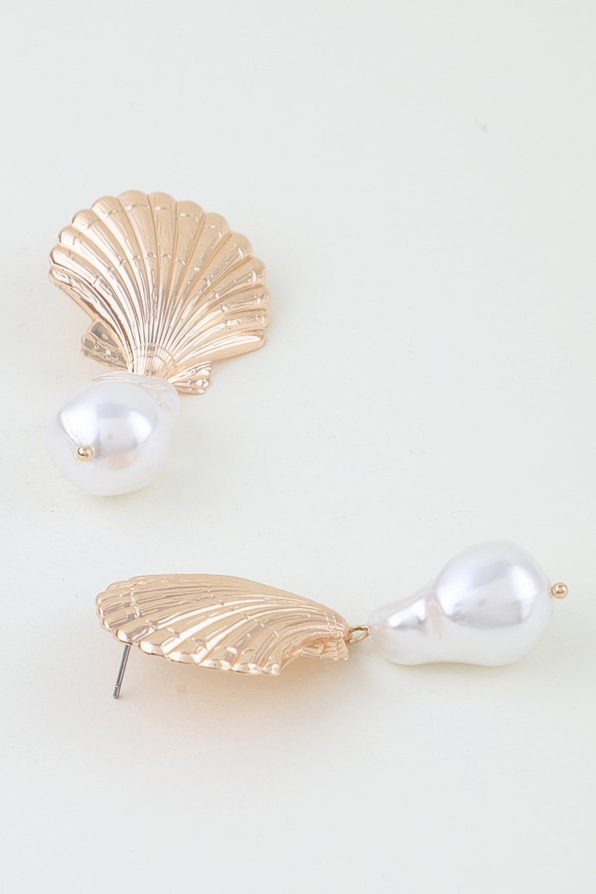 Women's Multi Clam Pearl Drop Earrings Prêt-À-Porter BYMANYC ® New York - New Collection