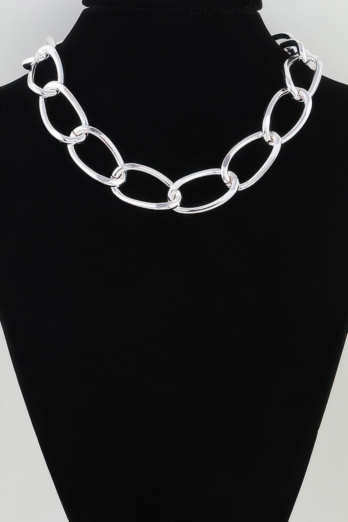 Women's Polished Twist Chain Statement Necklace Prêt-À-Porter BYMANYC ® New York - New Collection