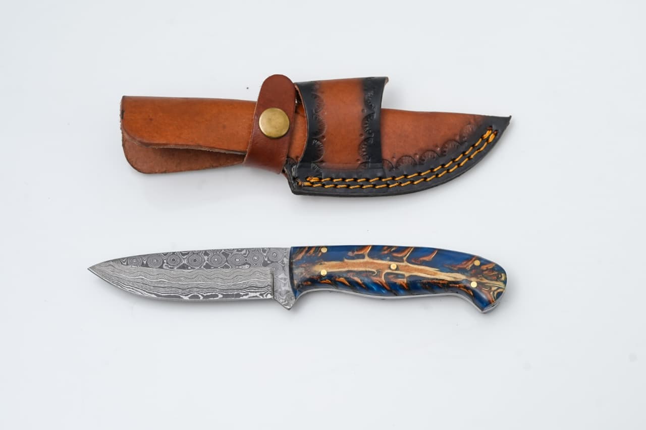 Handmade Damascus Steel Knife With Blue Pine Cone Handle & Leather Sheath TK-427