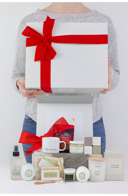Sending Mom a Big Hug – Luxury Natural Spa Gift Box