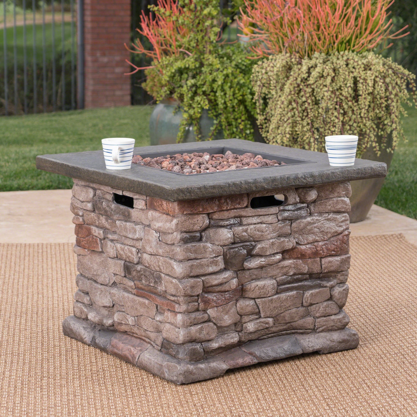 STONEWALL 32” SQUARE PROPANE FIRE PIT.