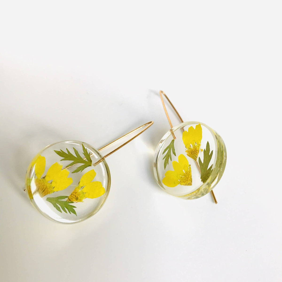 April Birth Flower Daisy Earrings