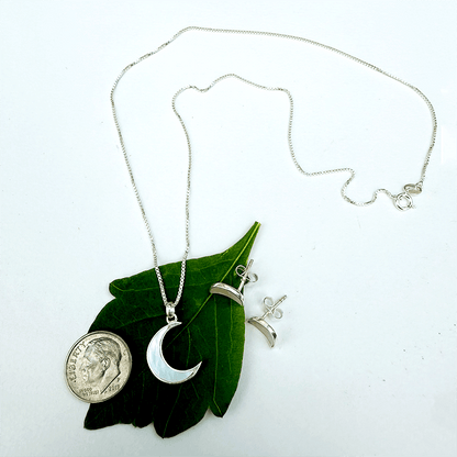 Mother-of-Pearl Moon Necklace