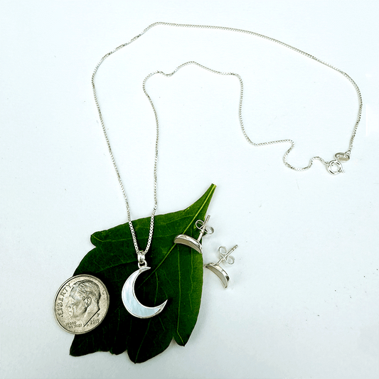 Mother-of-Pearl Moon Necklace
